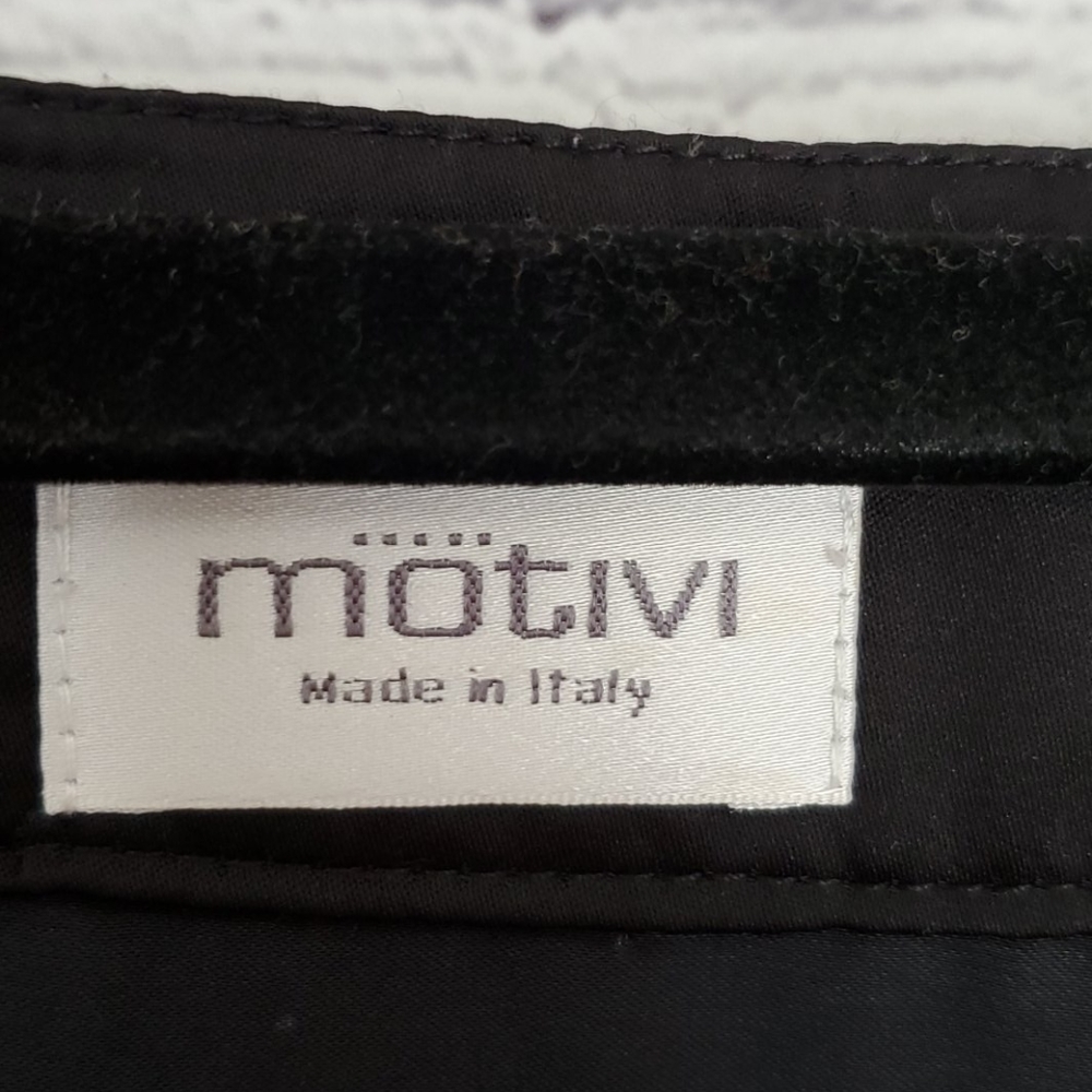 Dress - Picture 2 of 5